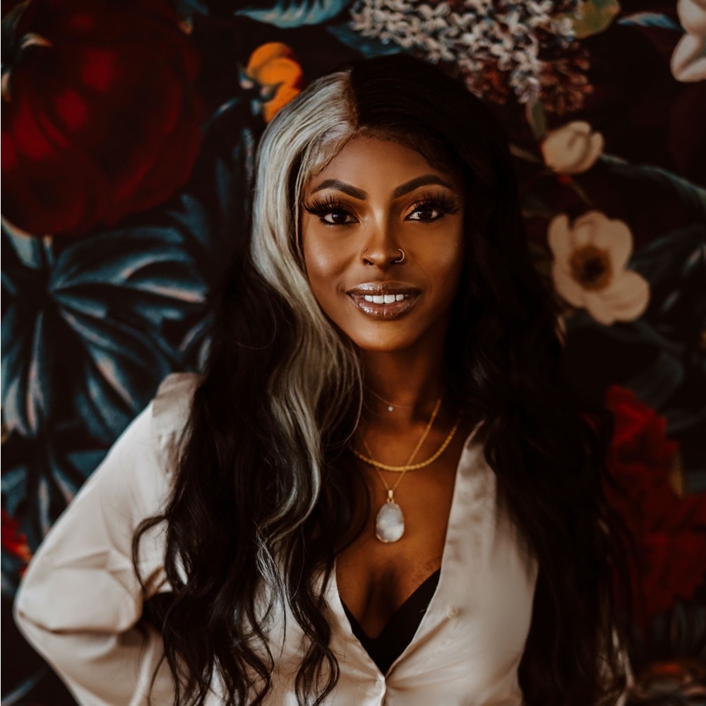 Meet your Posher, Darika